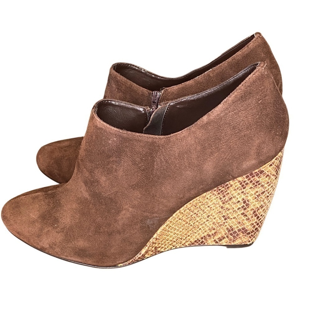 Beverly Feldman chocolate Brown Suede Snakeskin Wedge booties sz 9